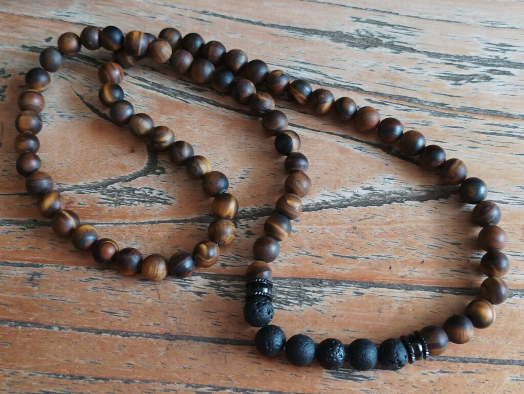 Matte Tijgeroog en Lava ketting (MAKE-0001)
