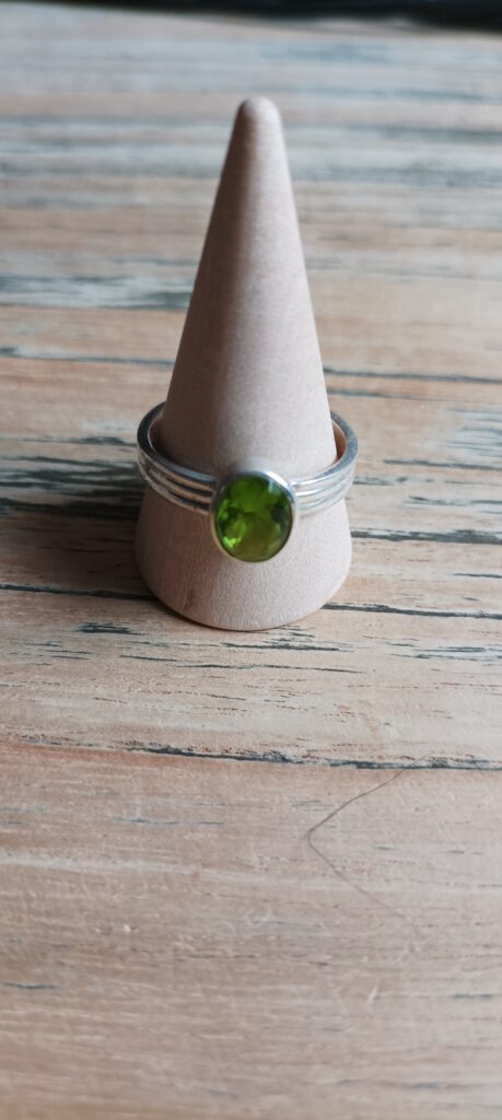 Peridoot Ring (A111/EDRI-0007)